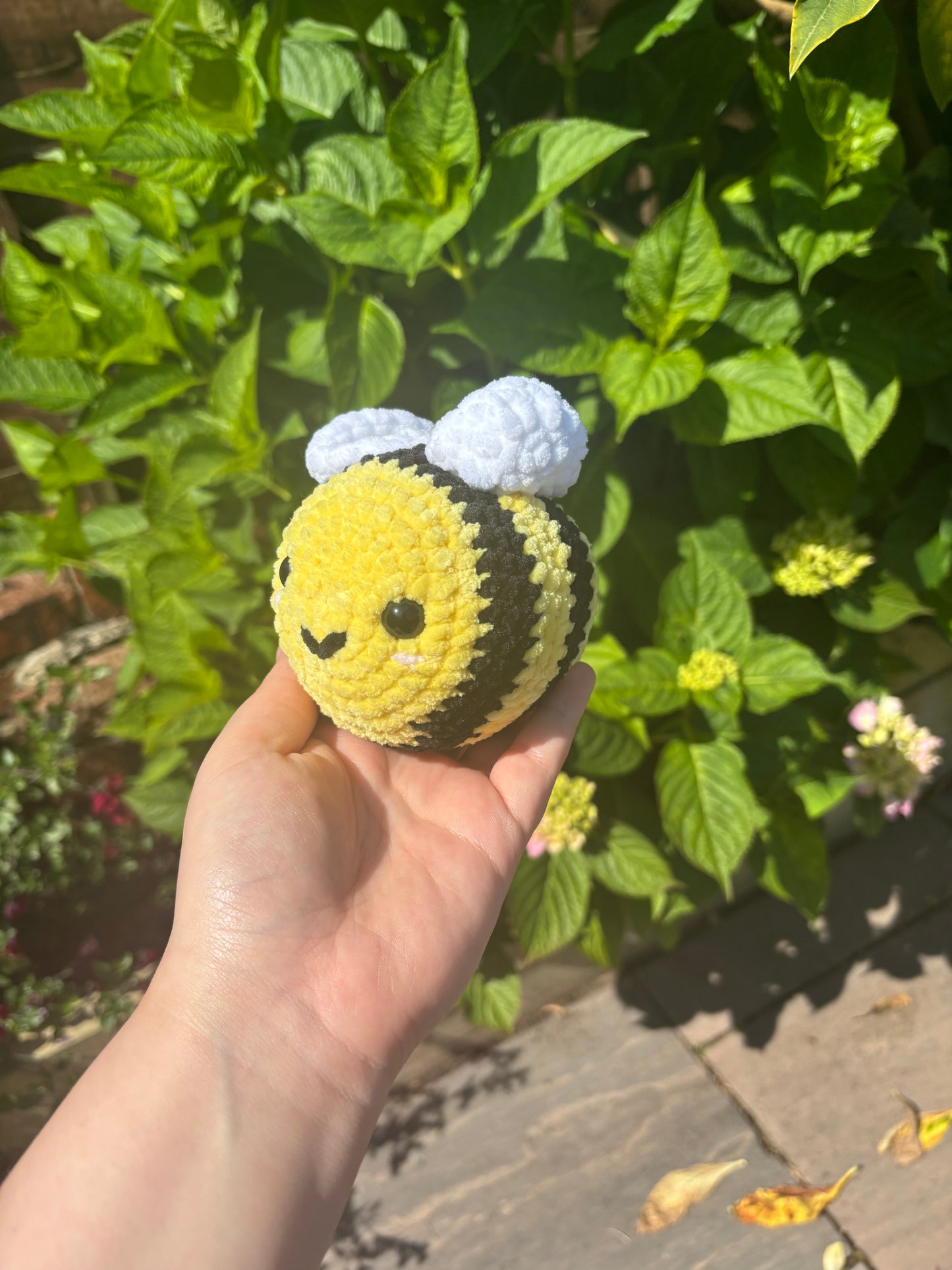 Buttercup yellow Bee