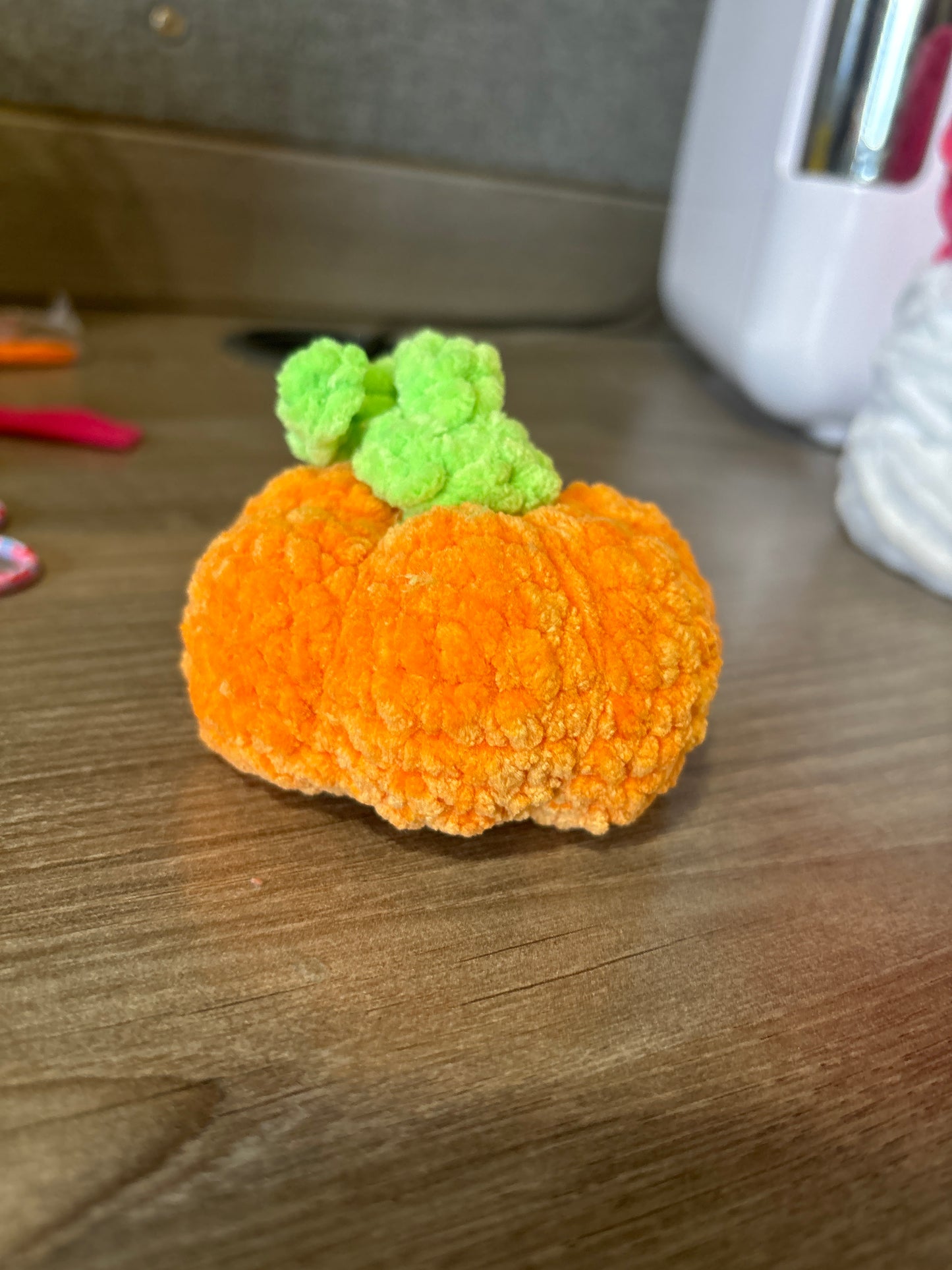 Small crochet pumpkin